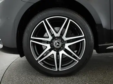 V 300 d 4M lang Avantgarde AMG 8 Pan Nav ACC Kam