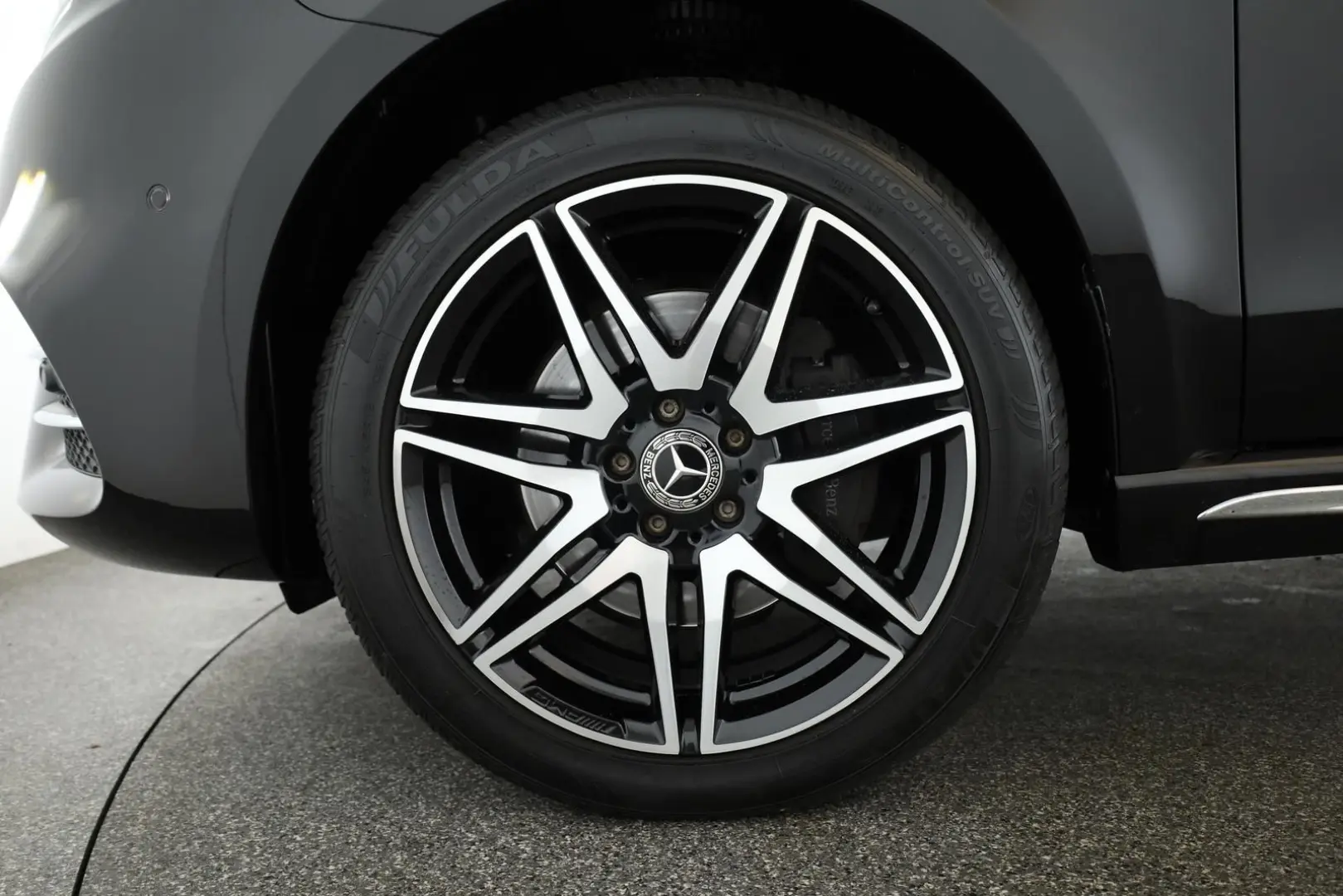 V 300 d 4M lang Avantgarde AMG 8 Pan Nav ACC Kam