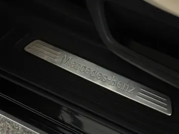 V 300 d 4M lang Avantgarde AMG 8 Pan Nav ACC Kam