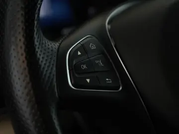 V 300 d 4M lang Avantgarde AMG 8 Pan Nav ACC Kam
