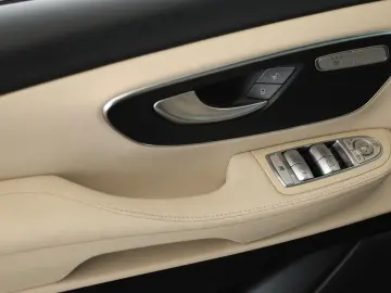 V 300 d 4M lang Avantgarde AMG 8 Pan Nav ACC Kam