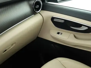 V 300 d 4M lang Avantgarde AMG 8 Pan Nav ACC Kam