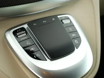 V 300 d 4M lang Avantgarde AMG 8 Pan Nav ACC Kam