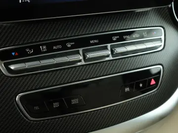 V 300 d 4M lang Avantgarde AMG 8 Pan Nav ACC Kam