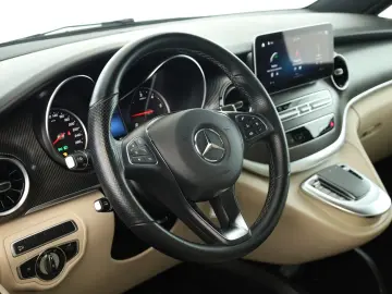 V 300 d 4M lang Avantgarde AMG 8 Pan Nav ACC Kam