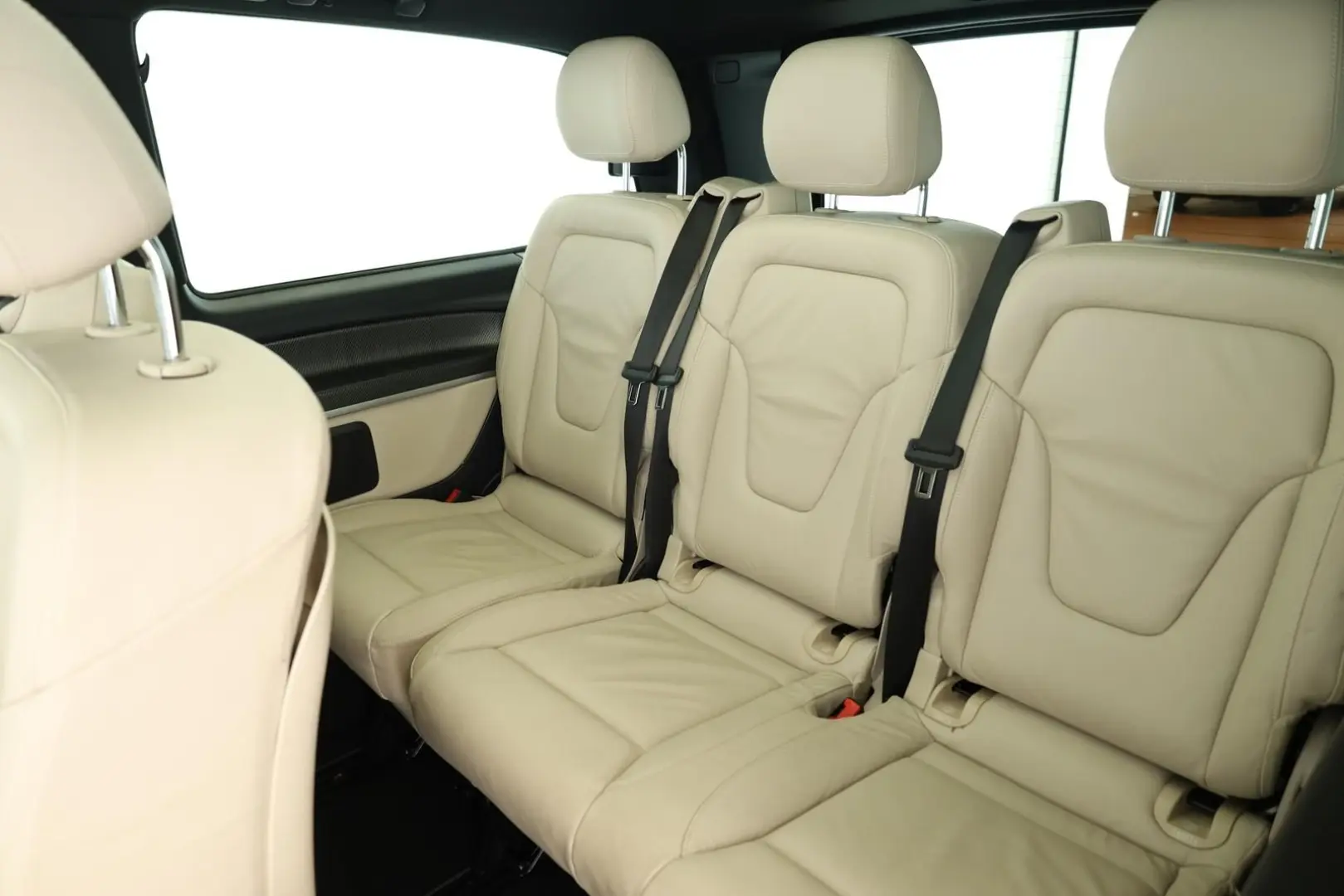 V 300 d 4M lang Avantgarde AMG 8 Pan Nav ACC Kam