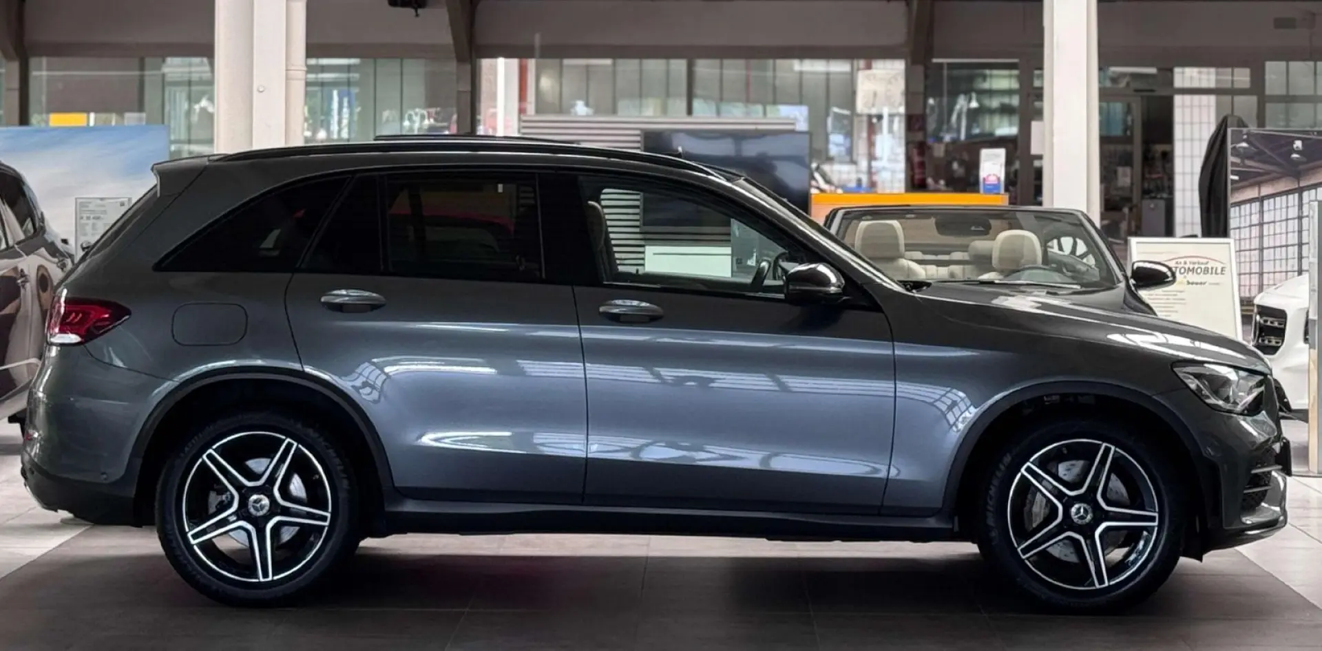 GLC 300 GLC 300d 4Matic*AMG-Line*1.Hand*Pano*AHK