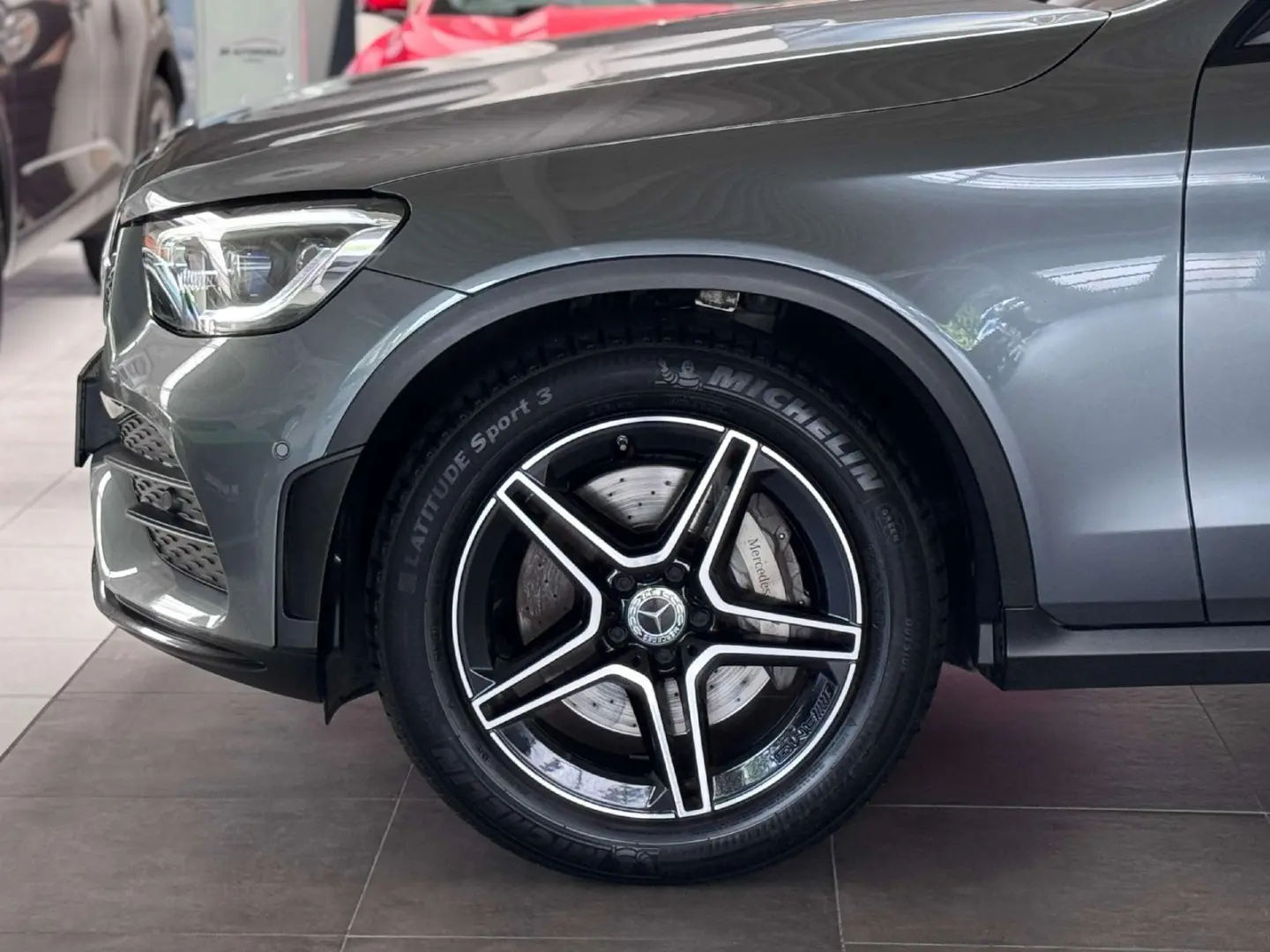 GLC 300 GLC 300d 4Matic*AMG-Line*1.Hand*Pano*AHK