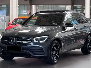GLC 300 GLC 300d 4Matic*AMG-Line*1.Hand*Pano*AHK