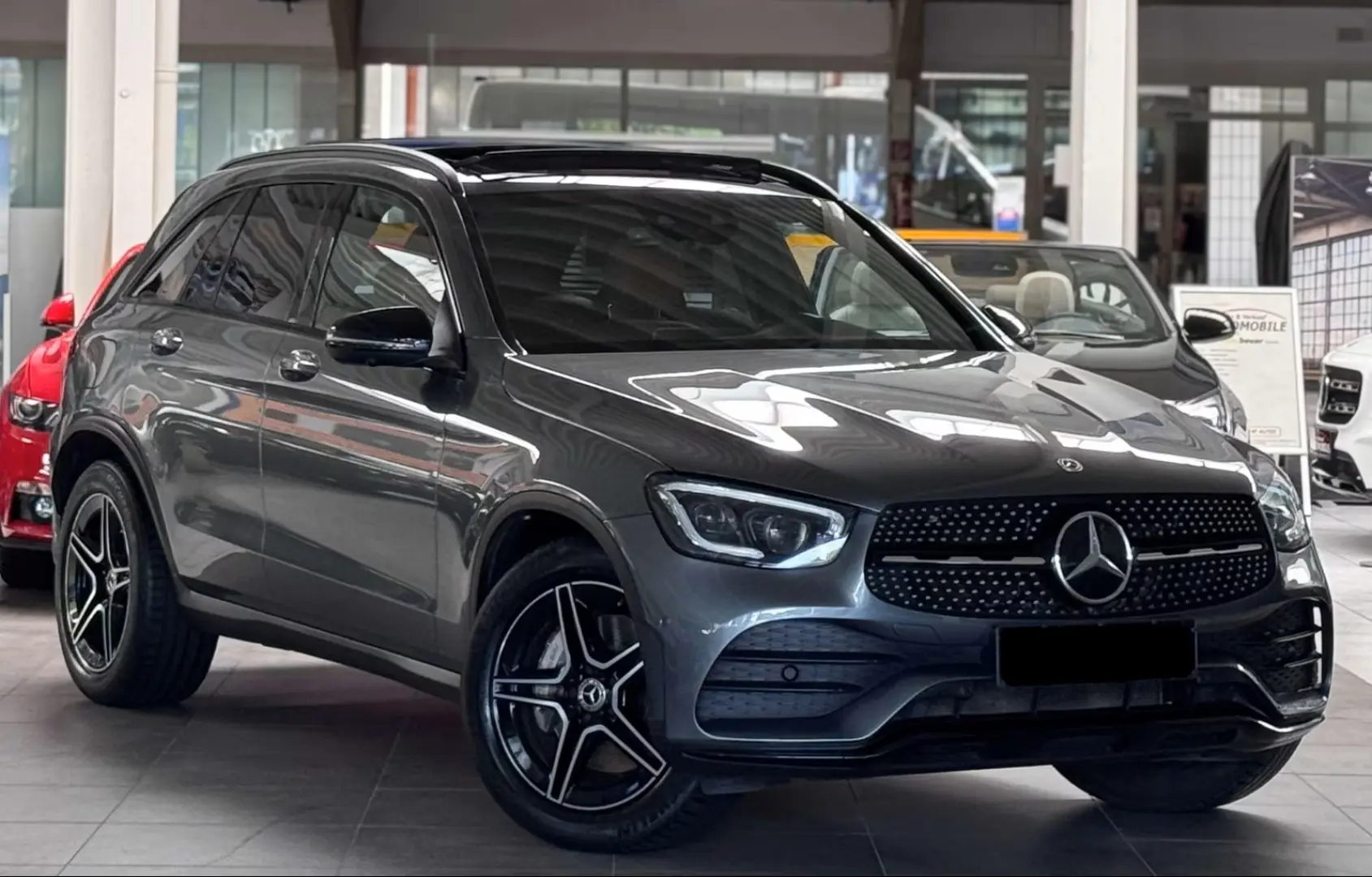 GLC 300 GLC 300d 4Matic*AMG-Line*1.Hand*Pano*AHK