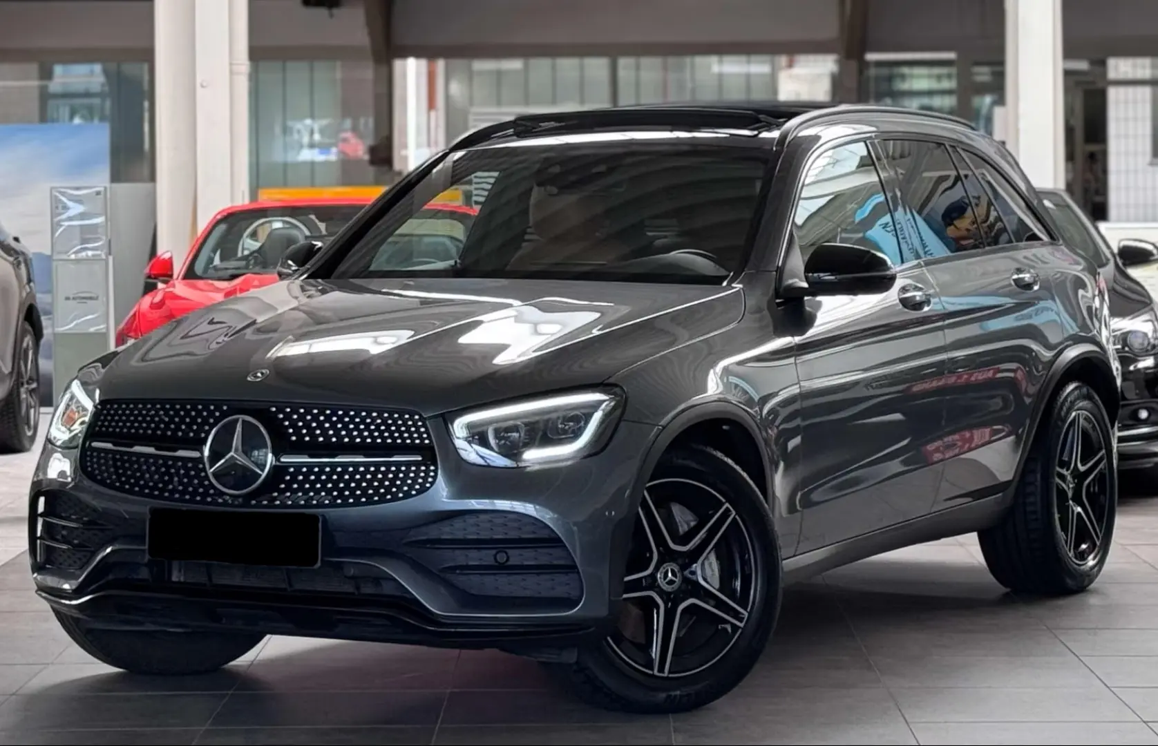 GLC 300 GLC 300d 4Matic*AMG-Line*1.Hand*Pano*AHK