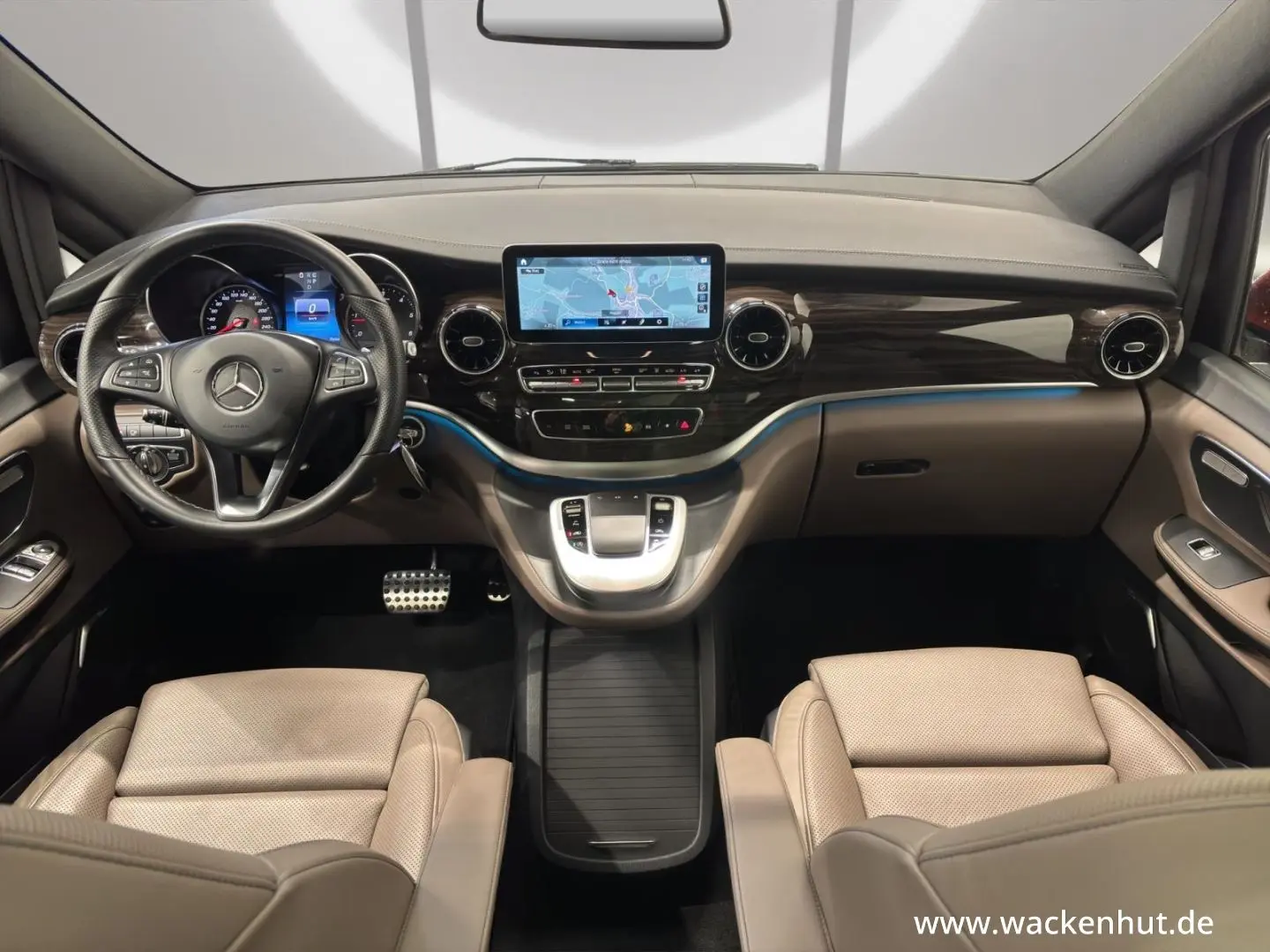 V 300 d 4M AVANT+ED+L+TISCH+SPORT+AHK+TARTUFO+