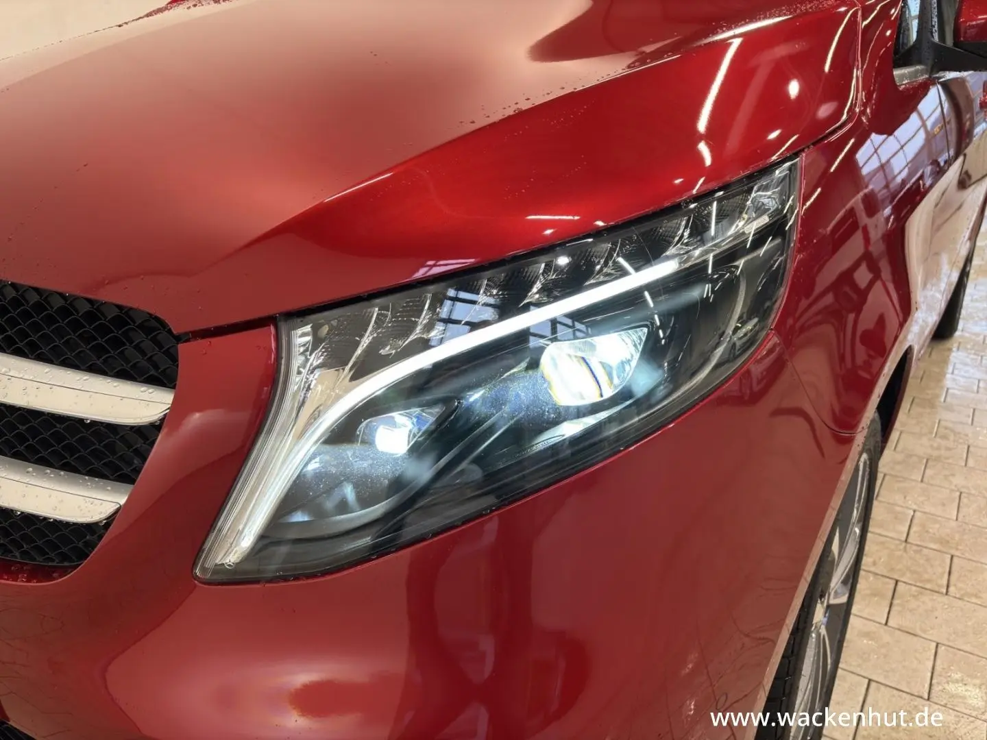 V 300 d 4M AVANT+ED+L+TISCH+SPORT+AHK+TARTUFO+