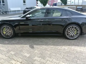 Panamera 4 E-Hybrid,faceift,schw/beig,21