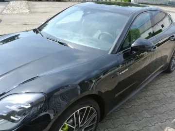 Panamera 4 E-Hybrid,faceift,schw/beig,21