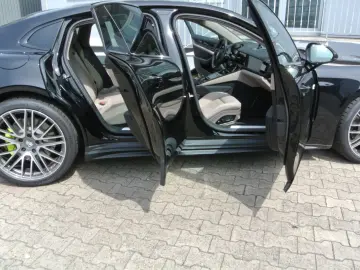 Panamera 4 E-Hybrid,faceift,schw/beig,21