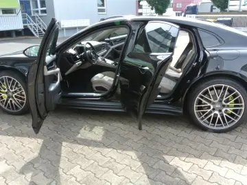 Panamera 4 E-Hybrid,faceift,schw/beig,21