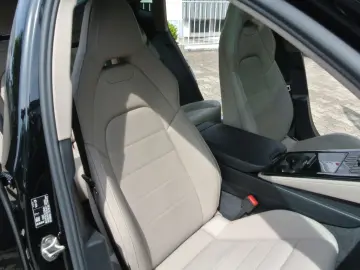 Panamera 4 E-Hybrid,faceift,schw/beig,21