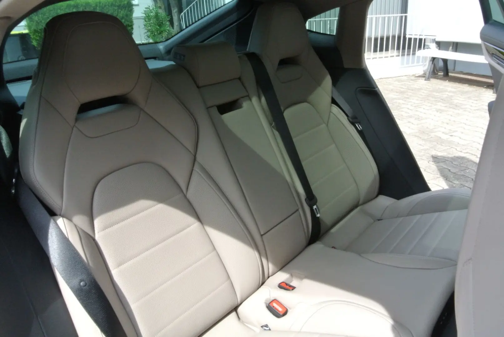 Panamera 4 E-Hybrid,faceift,schw/beig,21