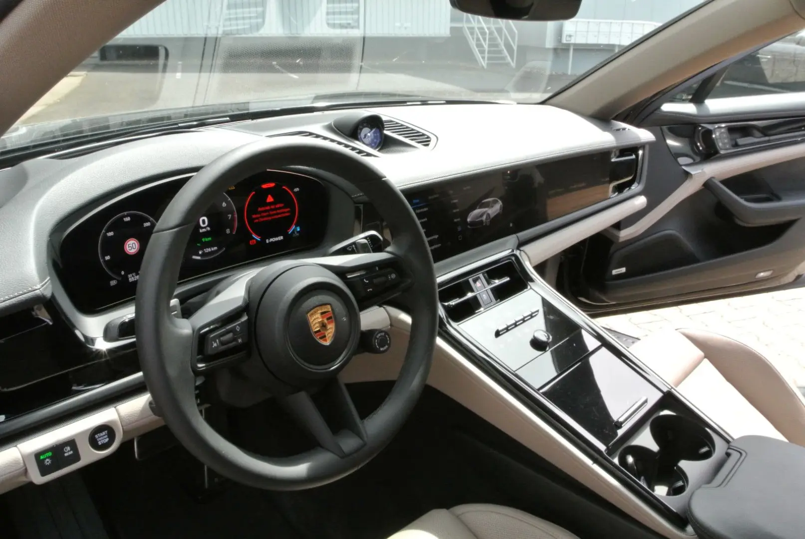 Panamera 4 E-Hybrid,faceift,schw/beig,21