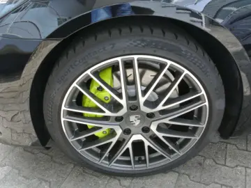 Panamera 4 E-Hybrid,faceift,schw/beig,21