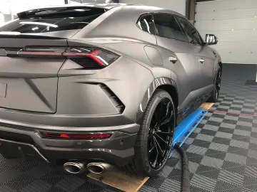 Urus MY21 Carbon Akrapovic Pano 23-Zoll Keramik