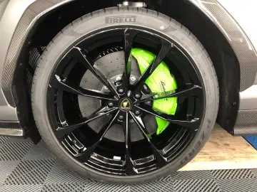 Urus MY21 Carbon Akrapovic Pano 23-Zoll Keramik
