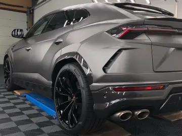 Urus MY21 Carbon Akrapovic Pano 23-Zoll Keramik