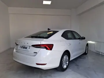 SKODA OCTAVIA 1.5 TSI MHEV Ambition DSG