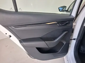 SKODA OCTAVIA 1.5 TSI MHEV Ambition DSG