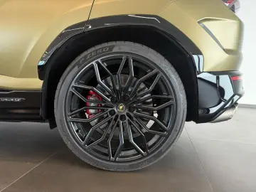 Urus 4.0 V8 PHEV SE