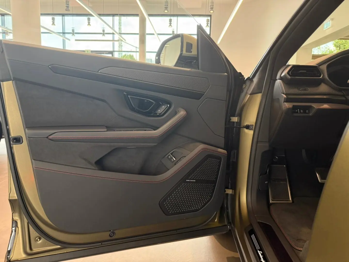 Urus 4.0 V8 PHEV SE