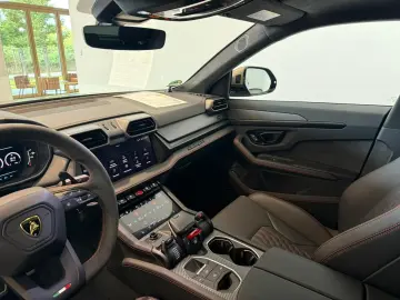 Urus 4.0 V8 PHEV SE