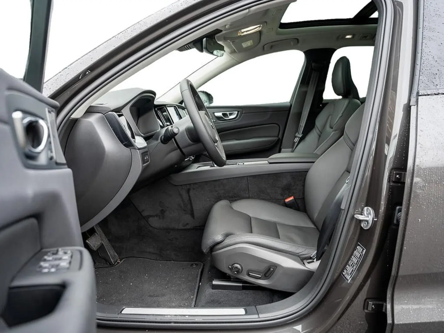 XC60 T6 Plus Dark Recharge AWD GJR PANO 360°