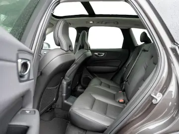 XC60 T6 Plus Dark Recharge AWD GJR PANO 360°