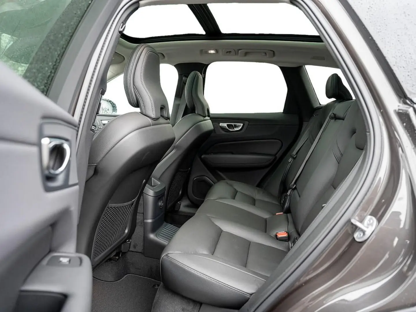 XC60 T6 Plus Dark Recharge AWD GJR PANO 360°