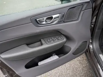 XC60 T6 Plus Dark Recharge AWD GJR PANO 360°