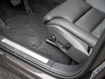XC60 T6 Plus Dark Recharge AWD GJR PANO 360°