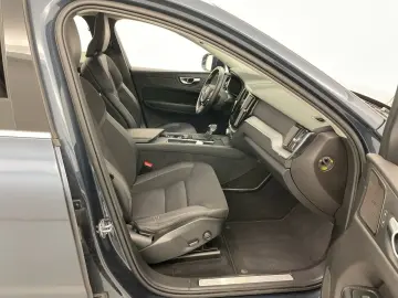 XC 60 D4 2WD Momentum Pro 360  AHK ACC BLIS LED