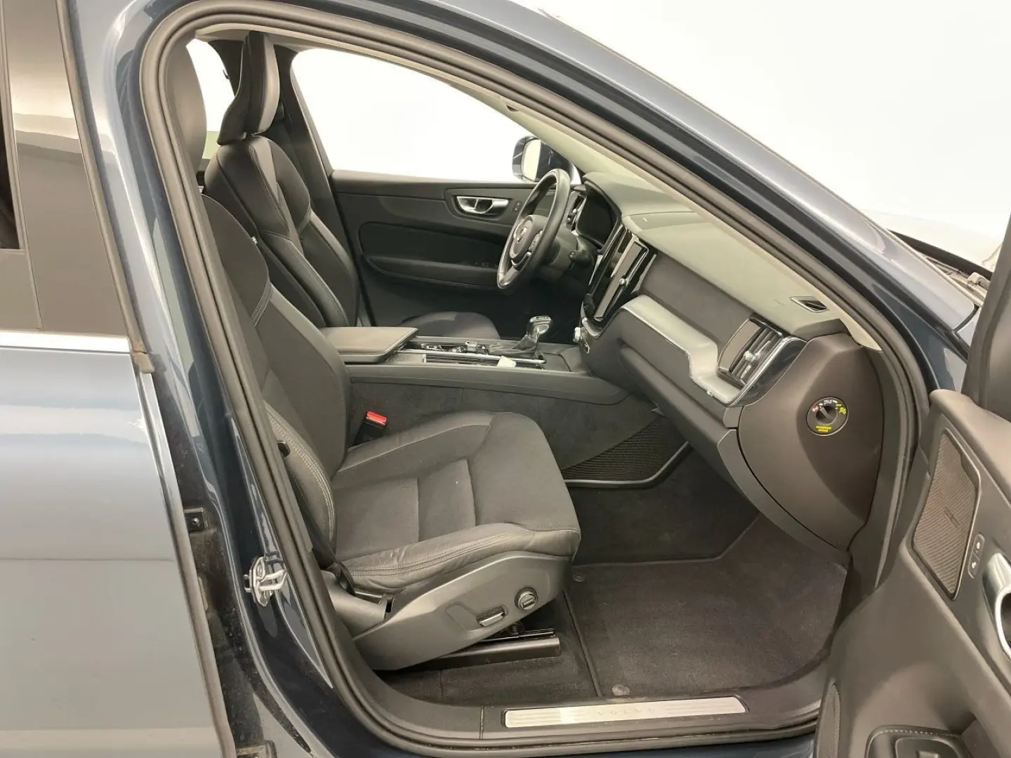 XC 60 D4 2WD Momentum Pro 360  AHK ACC BLIS LED