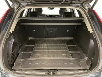 XC 60 D4 2WD Momentum Pro 360  AHK ACC BLIS LED
