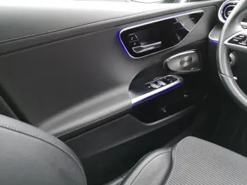 C 300 4M Avantgarde*Pano*DigiLight*AHK*Burmester