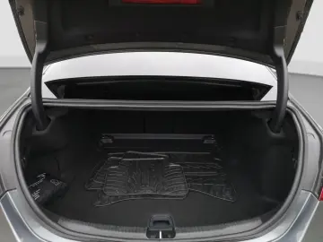 C 300 4M Avantgarde*Pano*DigiLight*AHK*Burmester