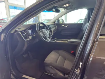 XC60 Momentum Pro 2WD/Facelift/Navi/Kamera