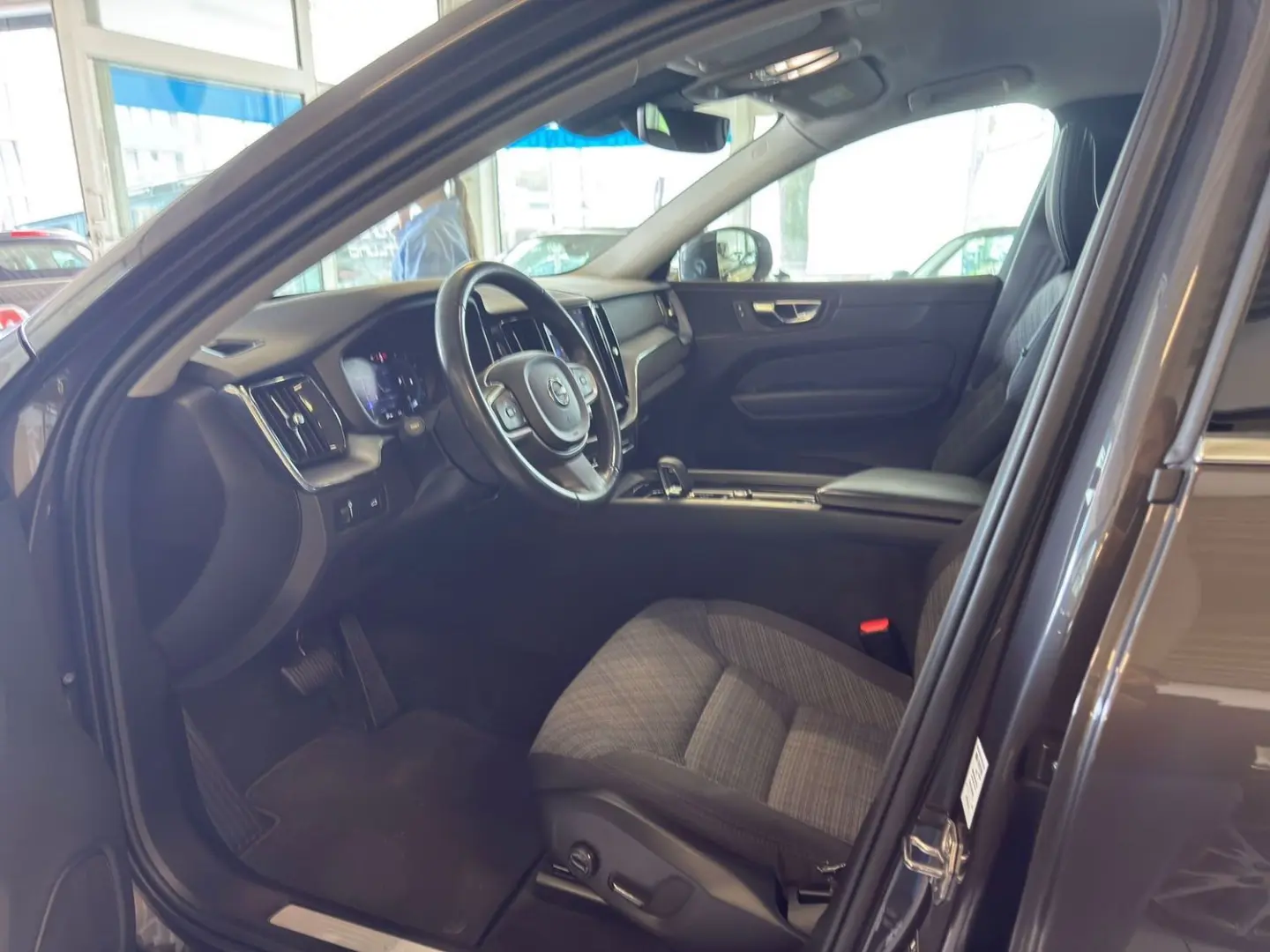 XC60 Momentum Pro 2WD/Facelift/Navi/Kamera