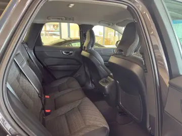XC60 Momentum Pro 2WD/Facelift/Navi/Kamera