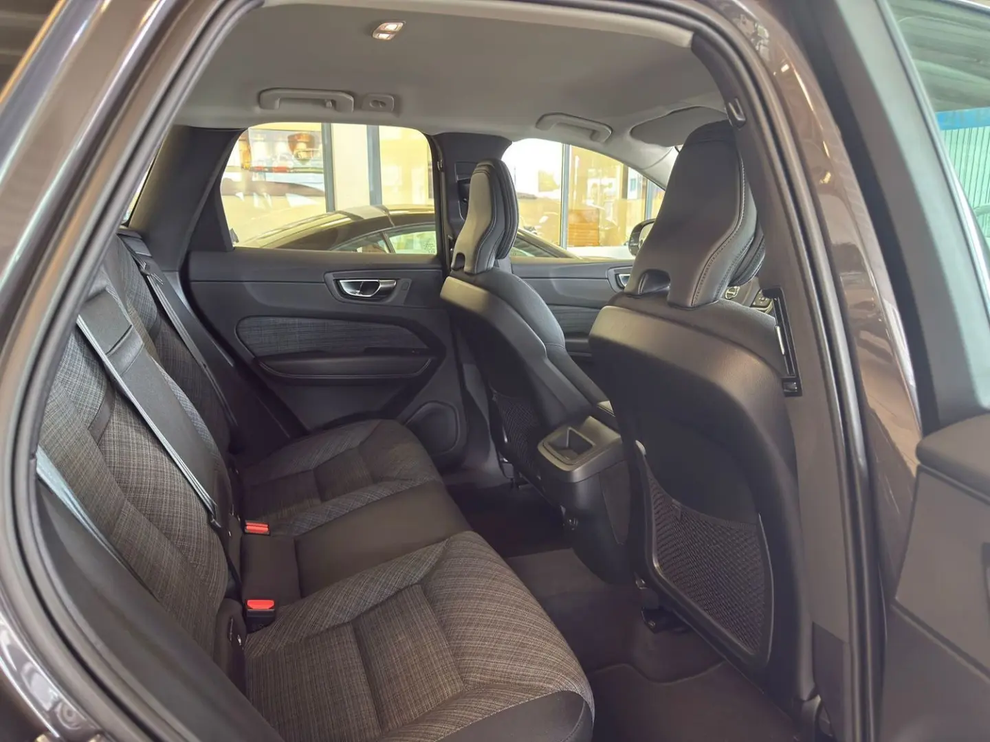 XC60 Momentum Pro 2WD/Facelift/Navi/Kamera