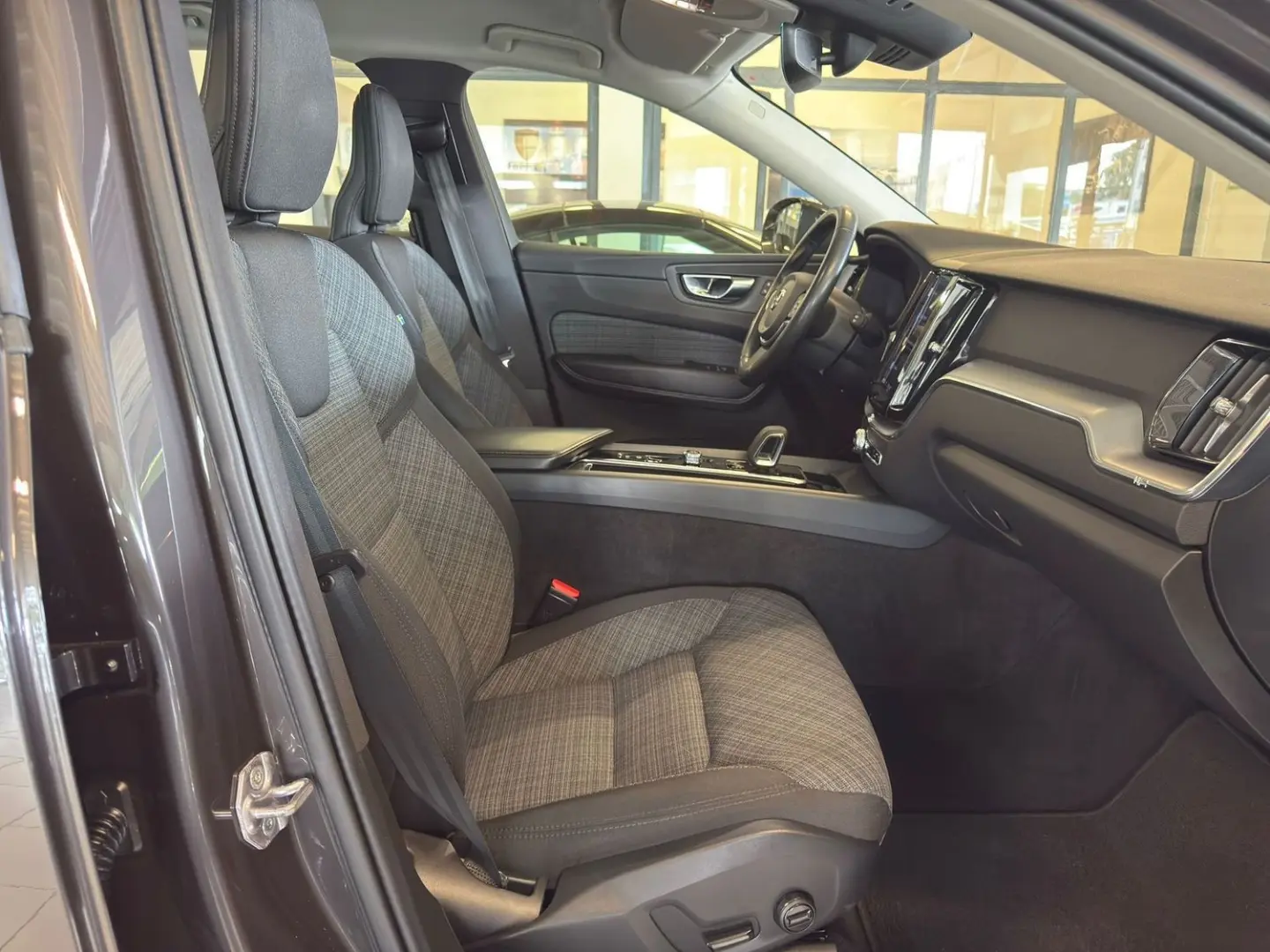XC60 Momentum Pro 2WD/Facelift/Navi/Kamera