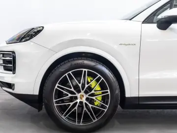 Porsche Cayenne E-Hybrid el. AHK InnoDrive Luft BOSE