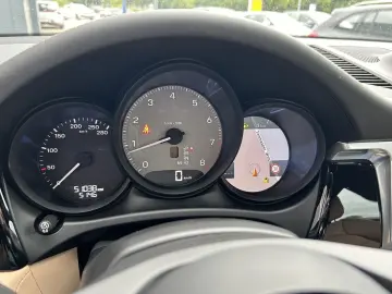 Macan S